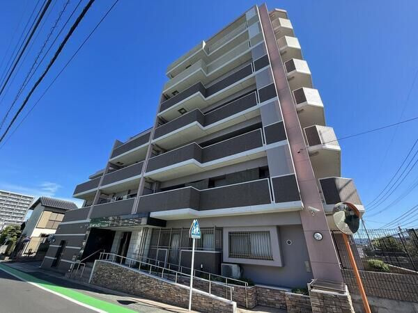 ファーネスト前原の外観