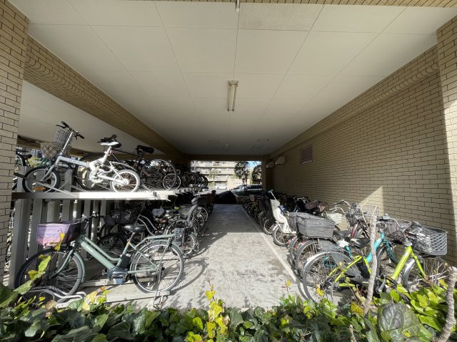 ライオンズマンション仙台堀川公園の駐車場