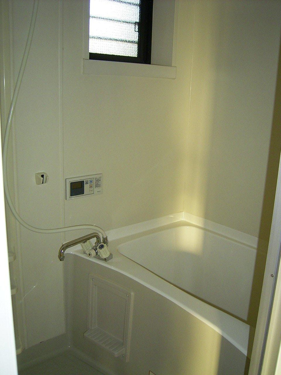 ガーデンホームズⅡの浴室