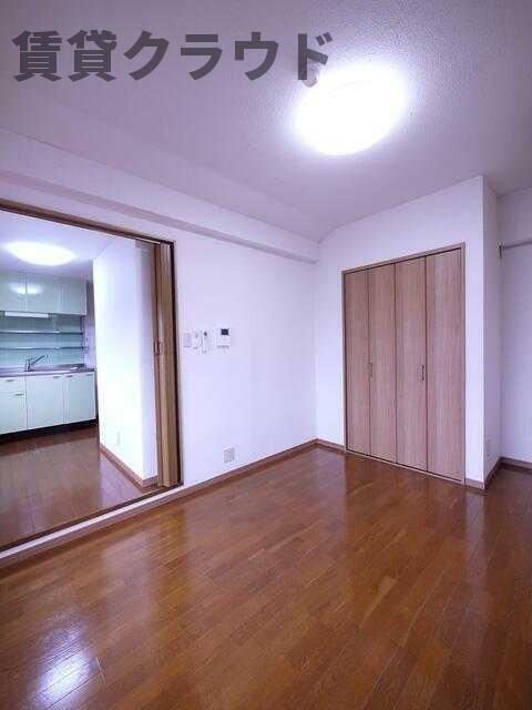 ビラヤワタの居間・リビング|こちらのリビングで趣味の時間をお楽しみください