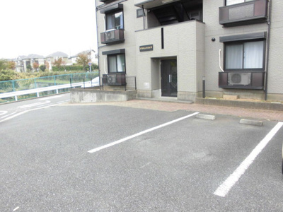 敷地内駐車場（要空き確認）