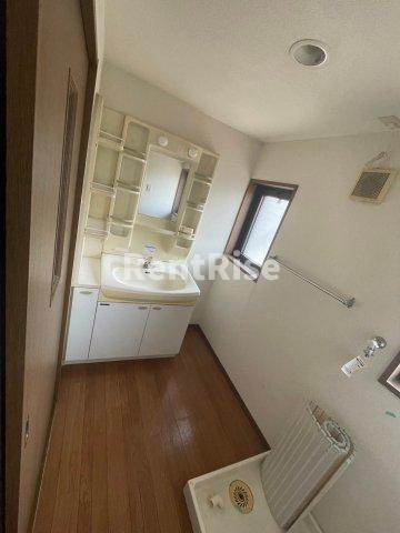 ファティリティ稲沢　(旧菱電アパート)2号棟の洗面所