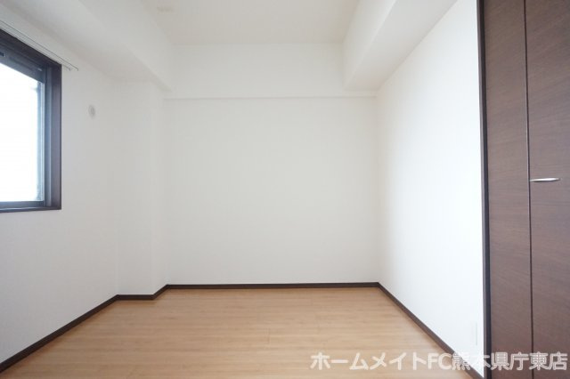 熊本市南区田井島２丁目の賃貸マンションの洋室