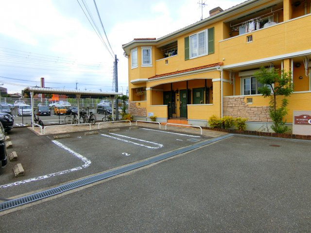 ミネルヴァの駐車場
