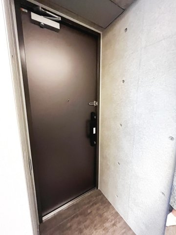 TEC本郷EASTのエントランス|※写真は同タイプの別室になります