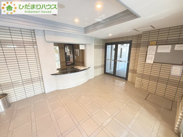 上尾市柏座1丁目　中古マンション　ヴァンベール上尾のエントランス