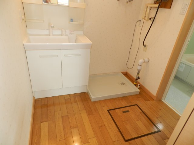 ハイツひとみ18の玄関