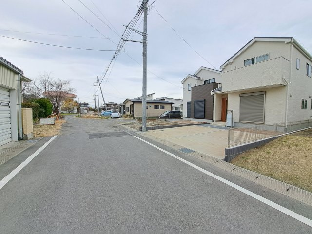 新築　前橋市駒形23-1期　LIGNAGE　2号棟の前面道路含む現地写真|南側接道幅員約6ｍ　