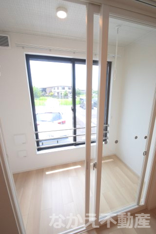 【バルコニー】 | 外からの目が気にならないバルコニーで洗濯物が干せます