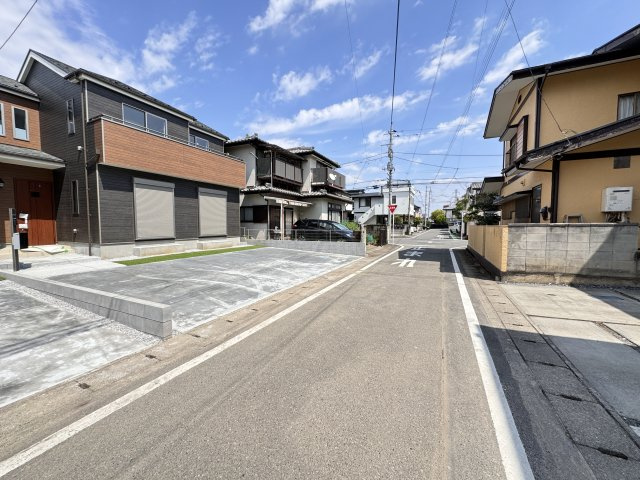 新築　高崎市筑縄町2期　Heartful　Town　2号棟の前面道路含む現地写真|現地写真　南側接道幅員約4.5ｍ