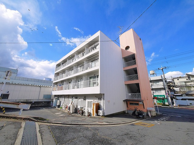 大和ビルマンションAの外観