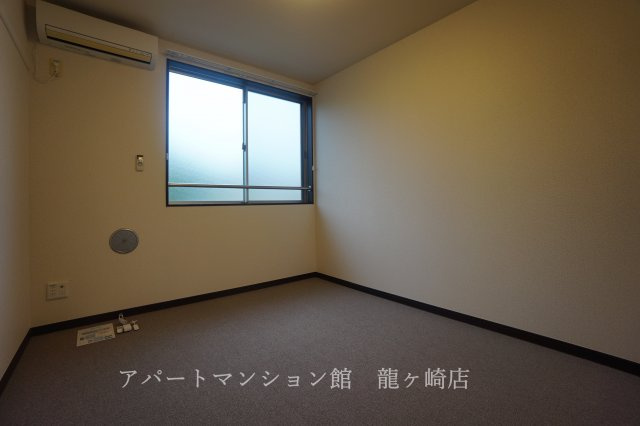 レオネクストパークサイドヒルⅡの居間・リビング