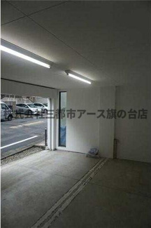 【駐車場】