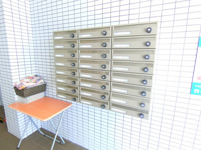 ルミエールまなびののエントランス