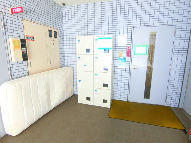 ルミエールまなびののロビー