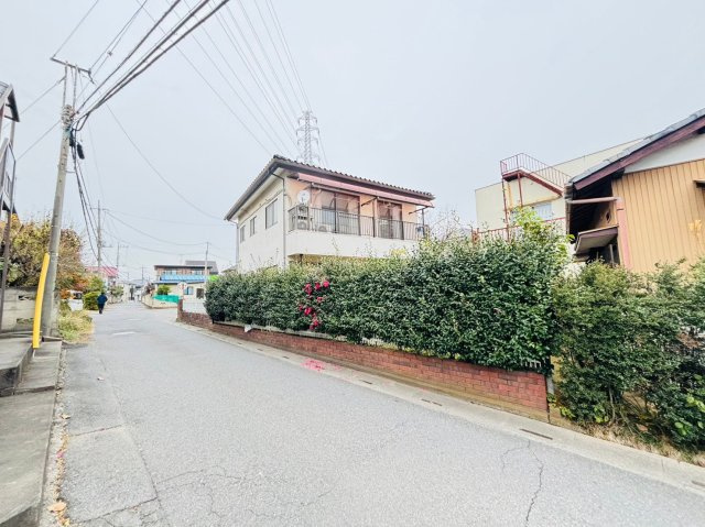 蓮田市黒浜　中古戸建の前面道路含む現地写真