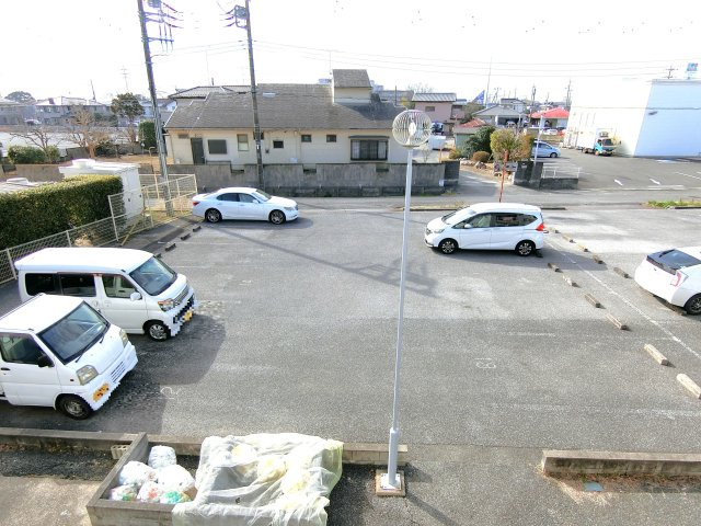 イングの駐車場