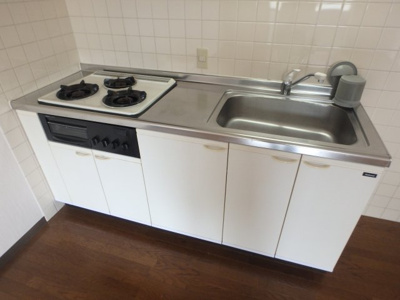 【キッチン】 | シャトレ甲東園 | コンパクトなキッチンで掃除もラクラク