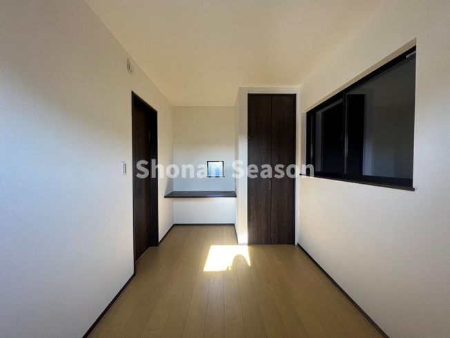 【居間・リビング】 | 全居室２面採光の室内は、風通し＆陽当たり良好！気持ちの良い室内環境です。