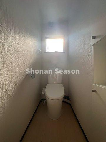 【トイレ】 | あたたかな便座で便座カバー要らず！サッと更けてお掃除もしやすく、衛生的です。