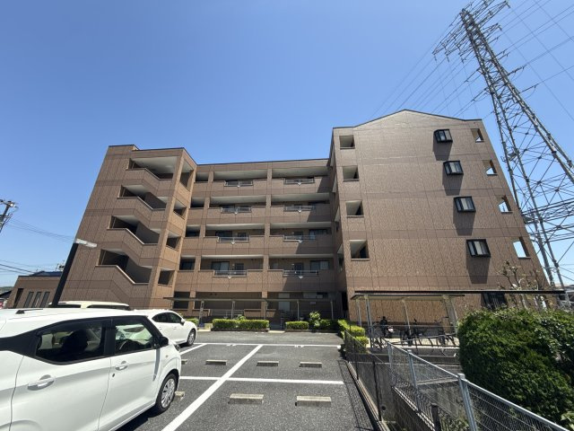 ロイヤルヒルズ青山の外観