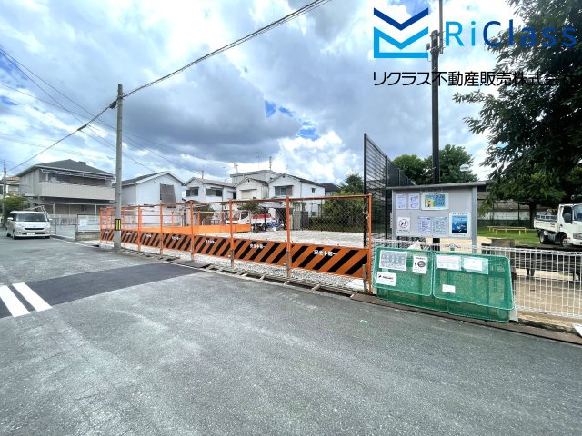 売土地　伊丹市桜ケ丘5丁目2の前面道路含む現地写真|前面道路含む現地写真です