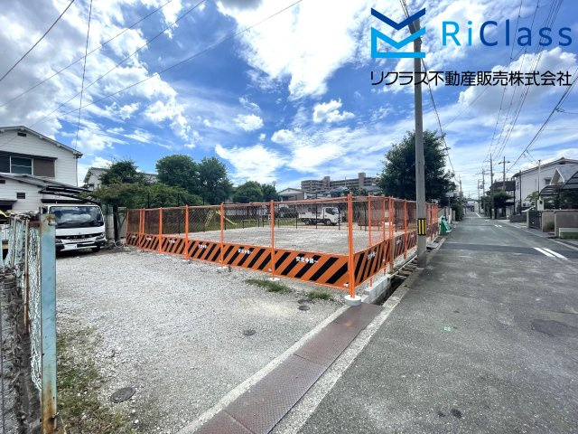 売土地　伊丹市桜ケ丘5丁目2の前面道路含む現地写真|前面道路含む現地写真です