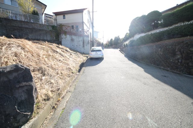 緑が丘町本町1丁目土地の前面道路含む現地写真