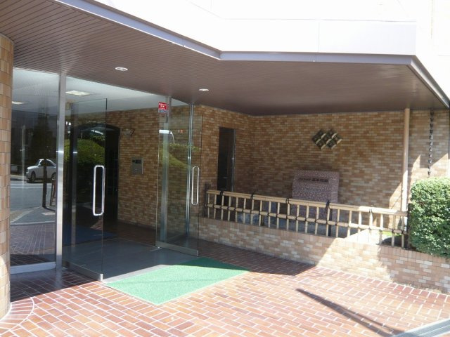 パシフィック西早稲田のエントランス
