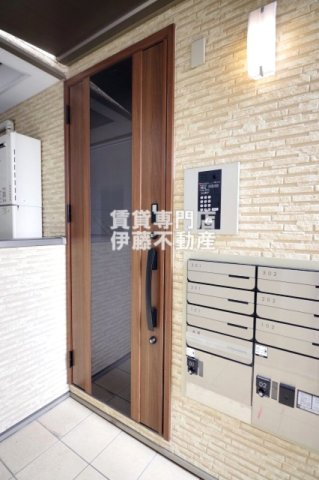 Leo Aries 大曽根のエントランス|オートロック＆宅配ボックス