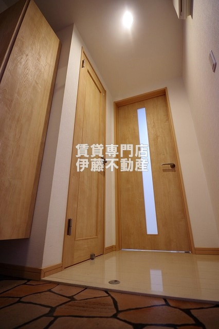 Leo Aries 大曽根の玄関