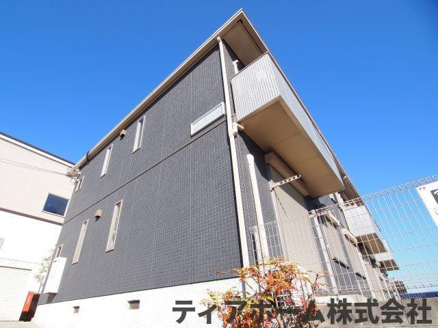 香芝市高山台１丁目のハイツの外観