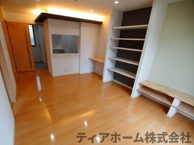 香芝市高山台１丁目のハイツの居間・リビング|おしゃれな居間です