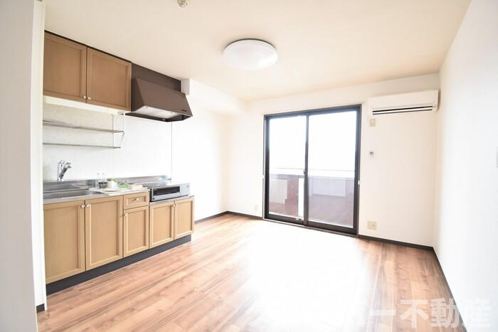 サンピア・Kの居間・リビング|ＤＫ９帖