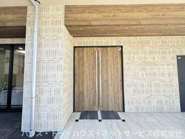 ラグゼナ松戸のエントランス