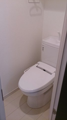 【トイレ】 | サンヒルズ薬院 | 別号室の写真になります。現況優先。