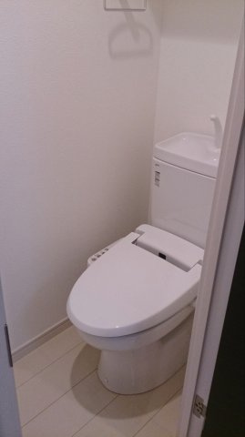 【トイレ】 | サンヒルズ薬院 | 別号室の写真になります。現況優先。