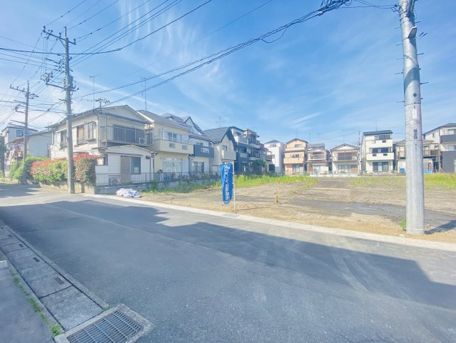 敷地面積７４坪　売地　富士見市鶴馬の前面道路含む現地写真|南西側約4.0ｍ公道、10ｍ以上の接道。お車の出し入れもラクラクです♪