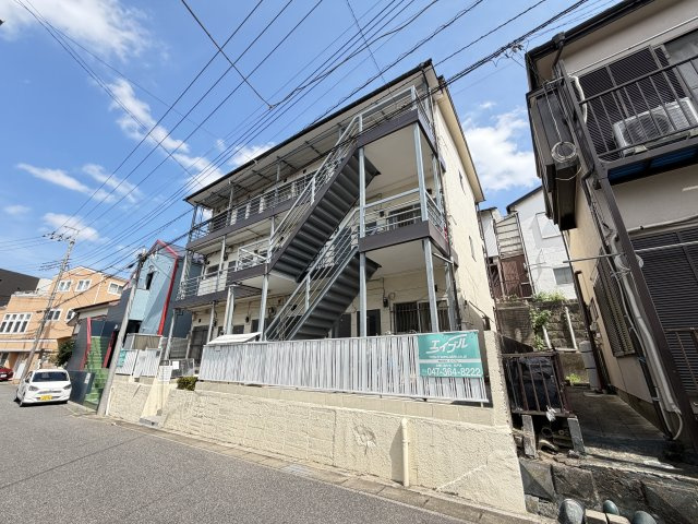 Bell Flora の外観