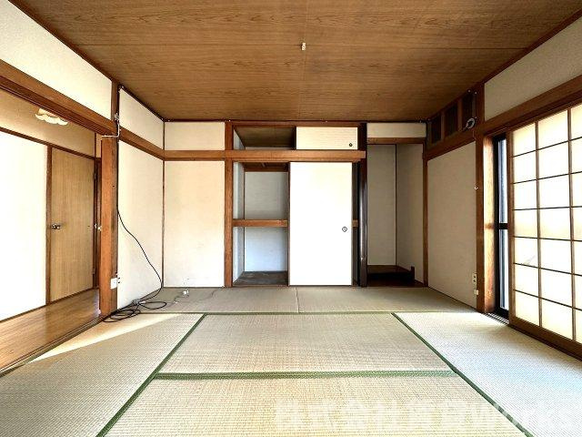 北島町江尻戸建の和室|落ち着いた雰囲気の和室付きです