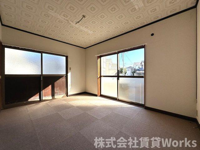 北島町江尻戸建の居間・リビング|ゆったりとしたリビングです