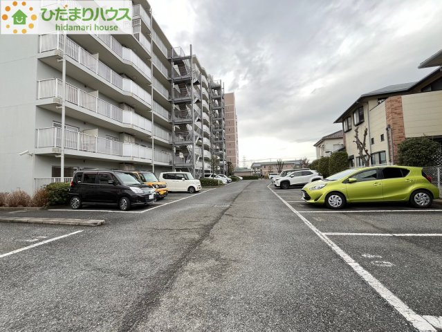 東和パークハイツ上尾の駐車場
