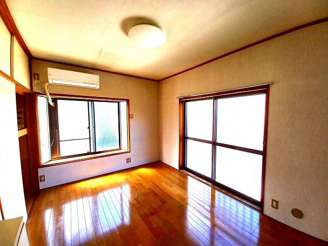 コーポ石井の洋室