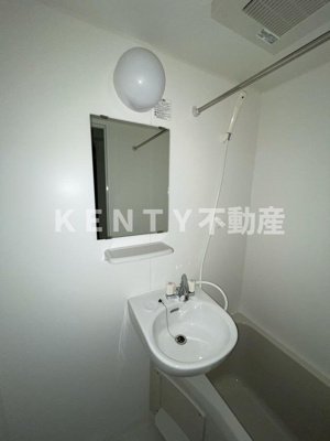 【洗面所】 | マーレ大森町 | 忙しい朝には欠かせない洗面所です