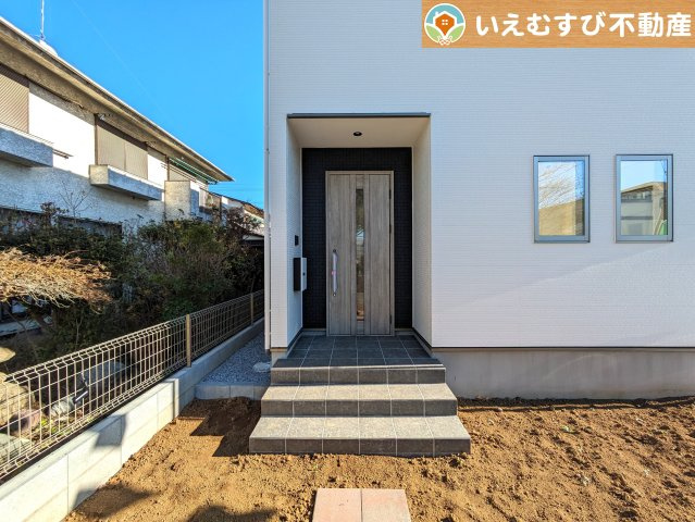 KEIAI FiT　熊谷市見晴町2期のエントランス|セキュリティ充実で安心・安全の暮らしを提供

