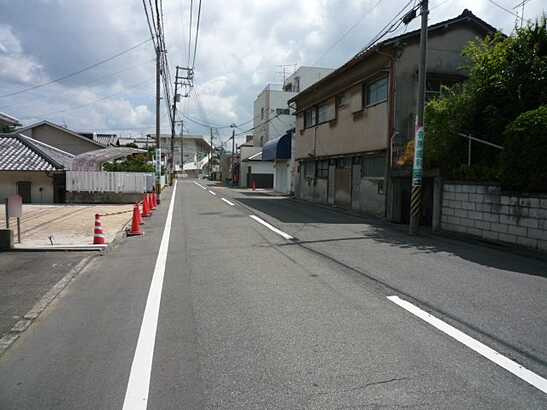 【前面道路含む現地写真】