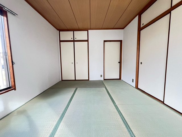 旭ヶ丘貸家の寝室