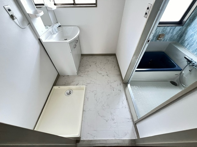 旭ヶ丘貸家の洗面所