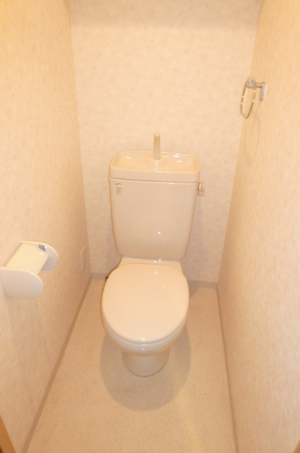 アンプルールべトンHISASHIのトイレ|落ち着いたトイレです