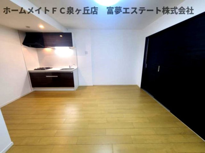 【居間・リビング】 | ヴェルデ堺中ビル | 引き戸を閉めた状態